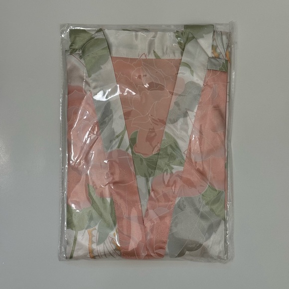 Bridal Party Bridesmaid Satin Robe White - Picture 8 of 8